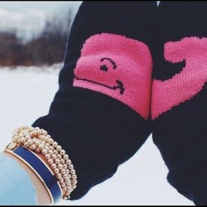 Vineyard Vines Whale-N-Tale mittens